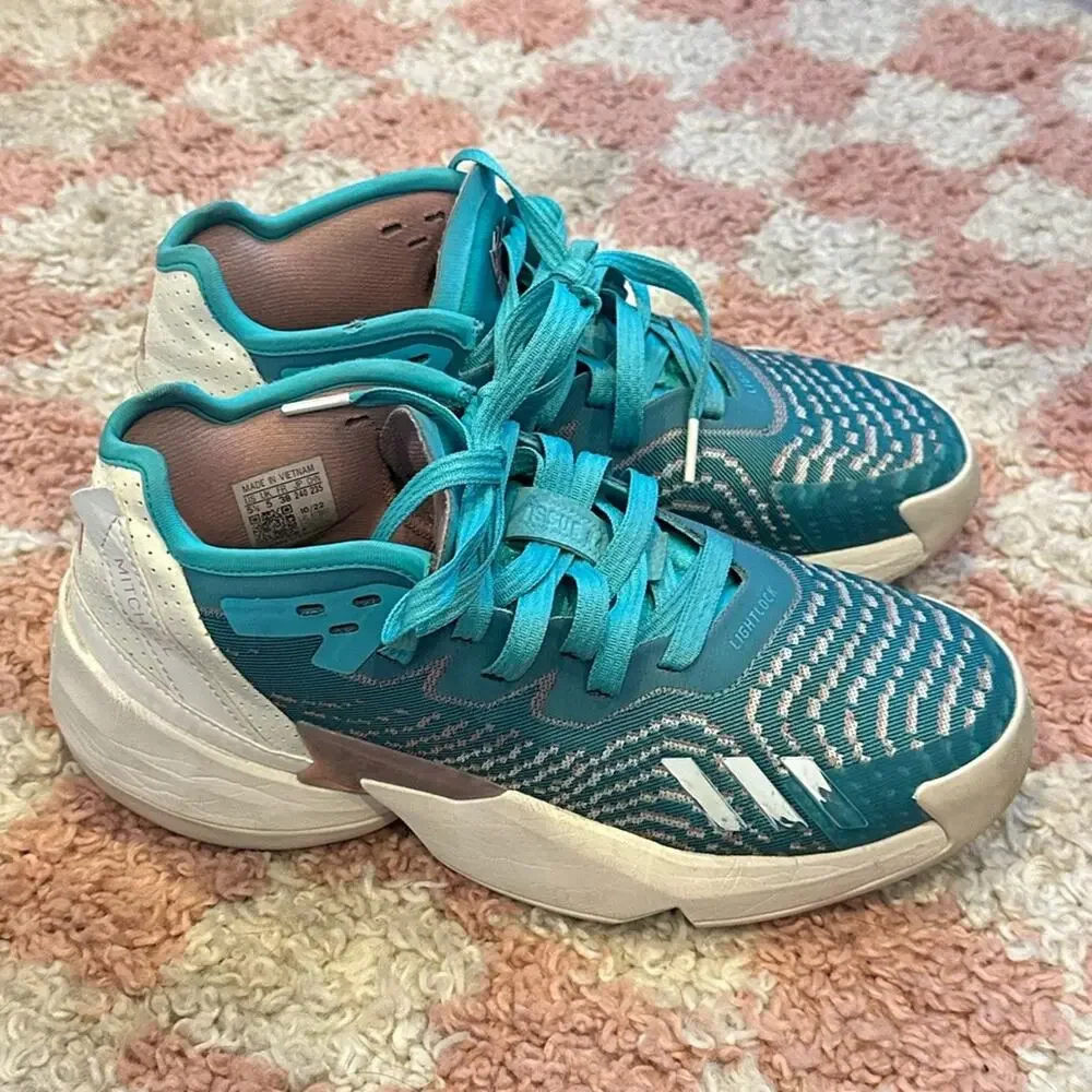 adidas issue #4
